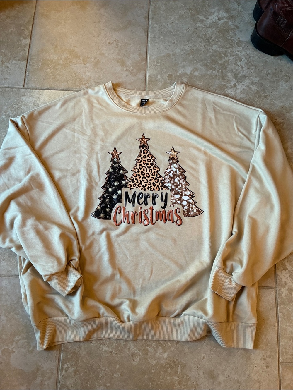 SHEIN Cream Graphic Christmas Tree Sweatshirt